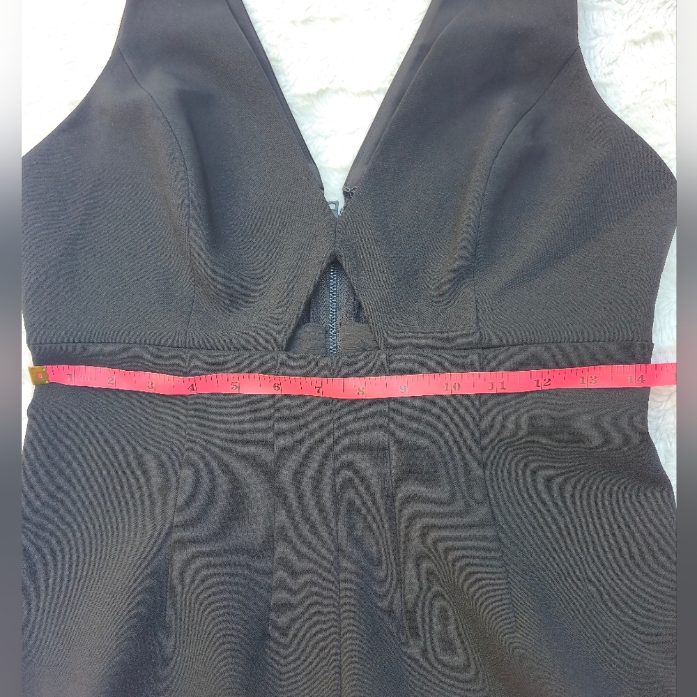 Alice + Olivia Elegant Black Backless Dress - Picture 5 of 11